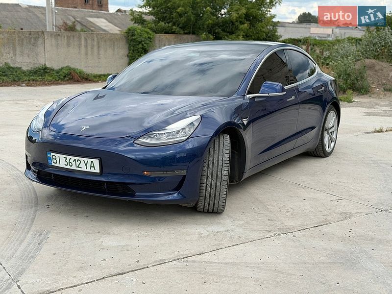 Седан Tesla Model 3 2019 в Києві