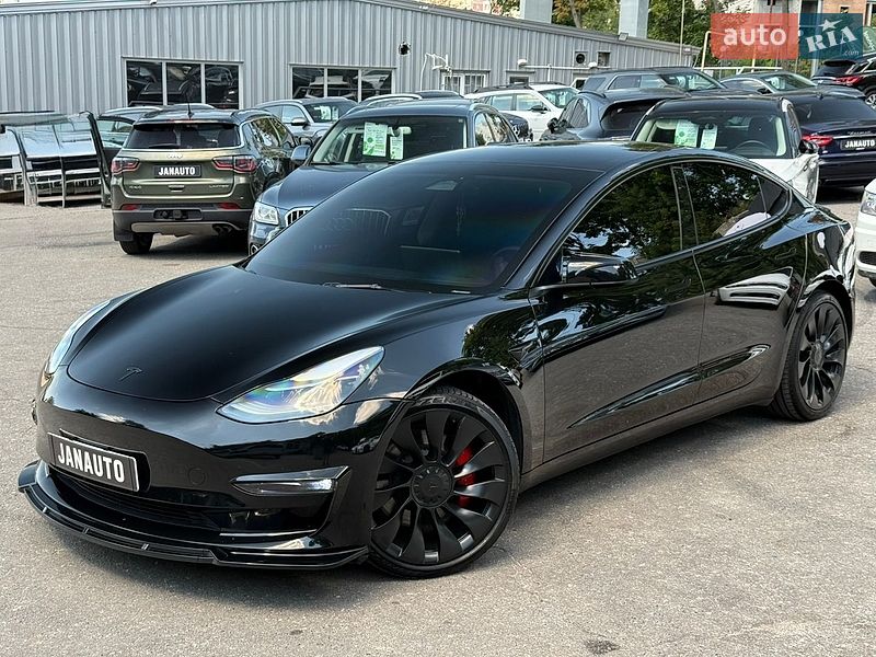 Седан Tesla Model 3 2023 в Харькове
