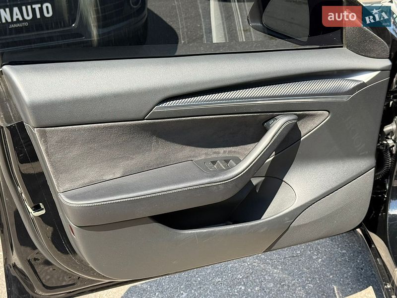 Седан Tesla Model 3 2023 в Харькове