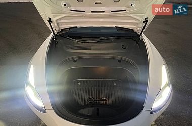 Седан Tesla Model 3 2021 в Черноморске