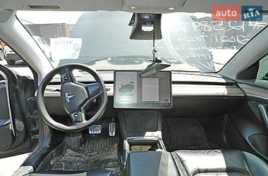 Седан Tesla Model 3 2021 в Івано-Франківську