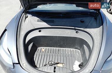 Седан Tesla Model 3 2021 в Івано-Франківську