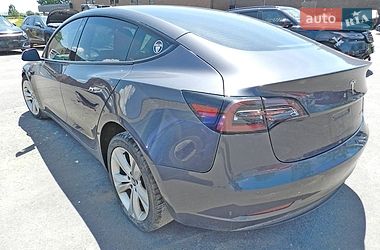 Седан Tesla Model 3 2021 в Івано-Франківську