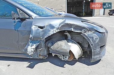 Седан Tesla Model 3 2021 в Івано-Франківську