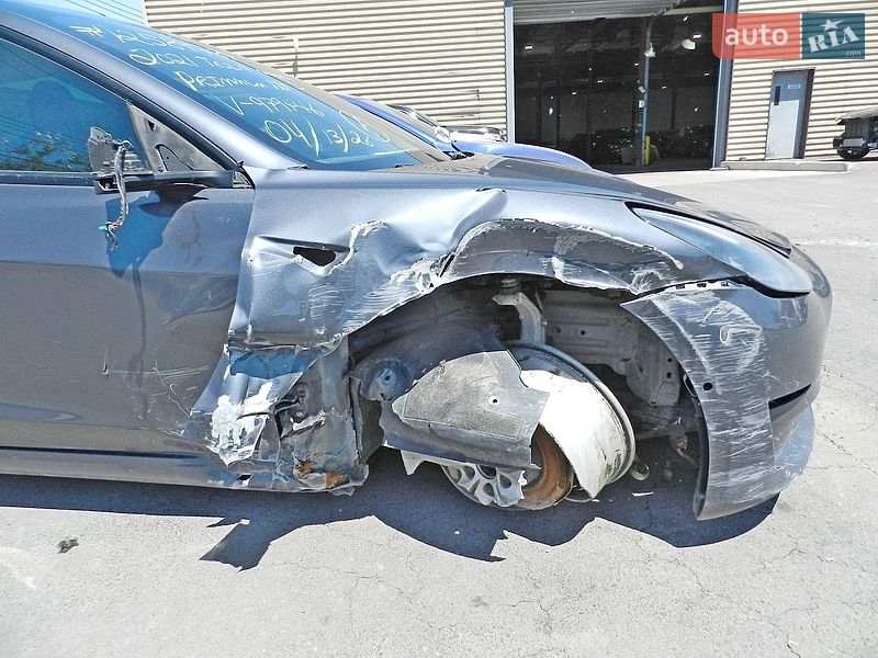 Седан Tesla Model 3 2021 в Івано-Франківську