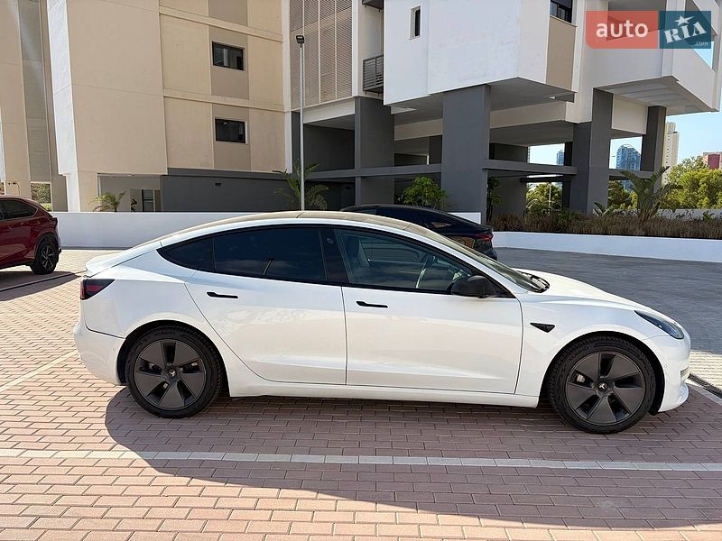 Седан Tesla Model 3 2021 в Луцьку