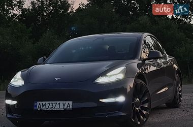 Седан Tesla Model 3 2021 в Коростене