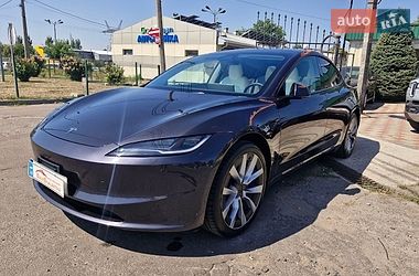 Седан Tesla Model 3 2024 в Миколаєві