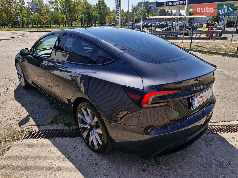 Седан Tesla Model 3 2024 в Миколаєві