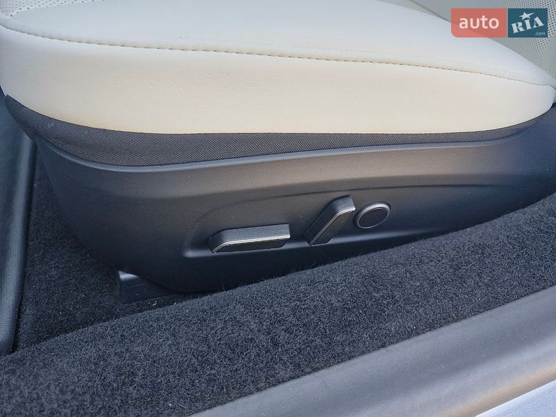 Седан Tesla Model 3 2024 в Миколаєві
