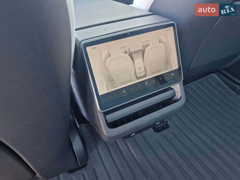 Седан Tesla Model 3 2024 в Миколаєві
