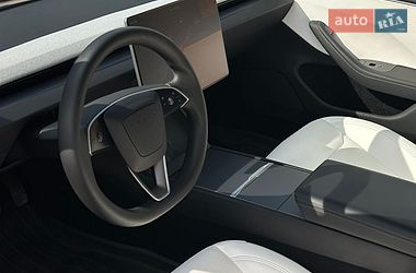 Седан Tesla Model 3 2024 в Золочеві