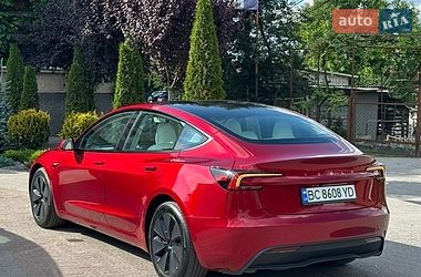 Седан Tesla Model 3 2024 в Золочеві