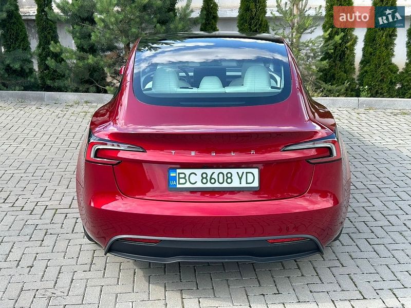 Седан Tesla Model 3 2024 в Золочеві