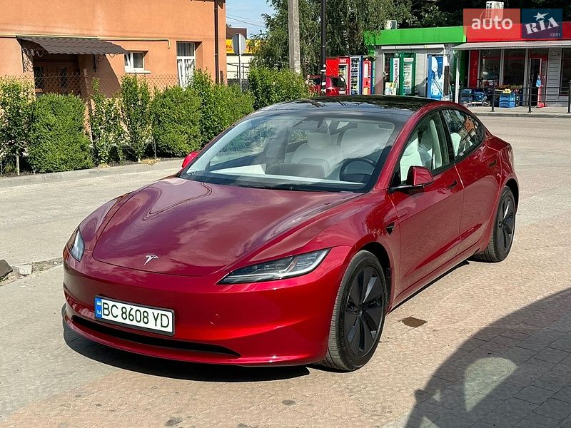 Седан Tesla Model 3 2024 в Золочеві