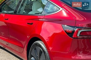 Седан Tesla Model 3 2024 в Золочеві