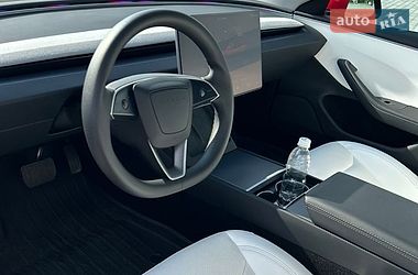 Седан Tesla Model 3 2024 в Золочеві