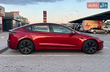 Седан Tesla Model 3 2024 в Золочеві