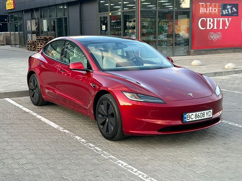 Седан Tesla Model 3 2024 в Золочеві