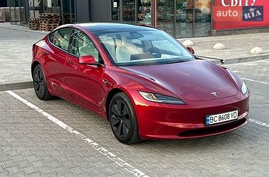 Седан Tesla Model 3 2024 в Золочеві