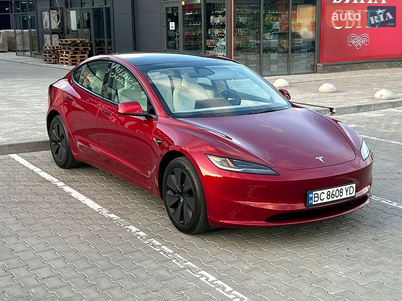 Седан Tesla Model 3 2024 в Золочеві