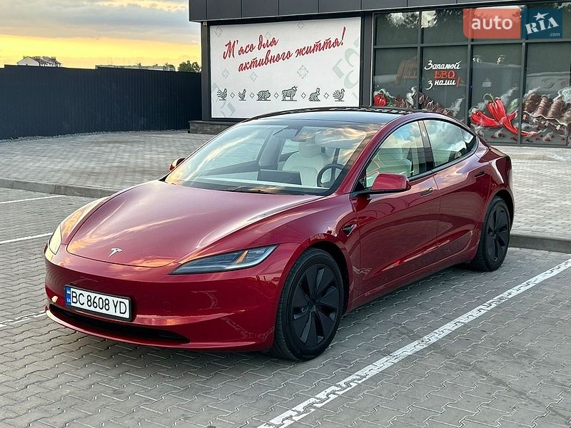 Седан Tesla Model 3 2024 в Золочеві