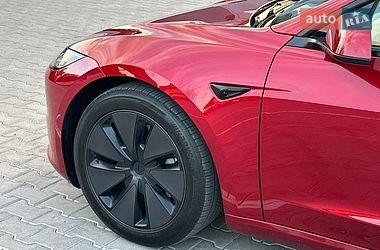 Седан Tesla Model 3 2024 в Золочеві