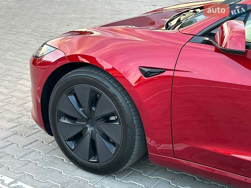 Седан Tesla Model 3 2024 в Золочеві