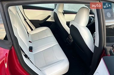 Седан Tesla Model 3 2024 в Золочеві