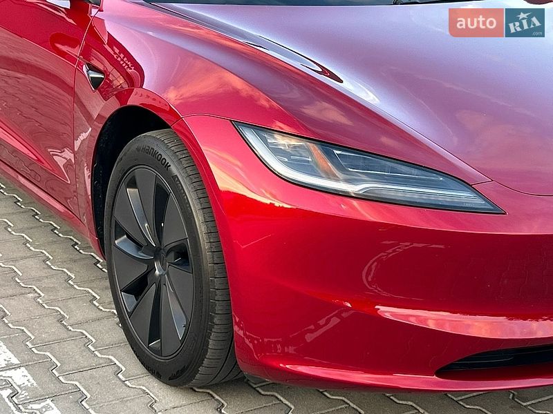 Седан Tesla Model 3 2024 в Золочеві