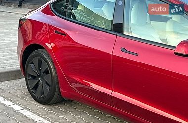 Седан Tesla Model 3 2024 в Золочеві