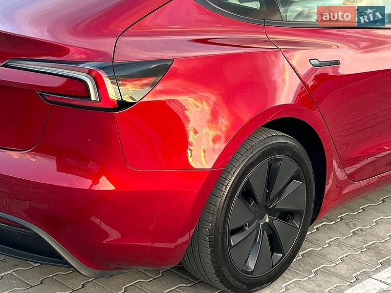 Седан Tesla Model 3 2024 в Золочеві