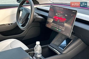 Седан Tesla Model 3 2024 в Золочеві
