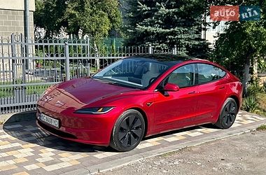 Седан Tesla Model 3 2024 в Золочеві