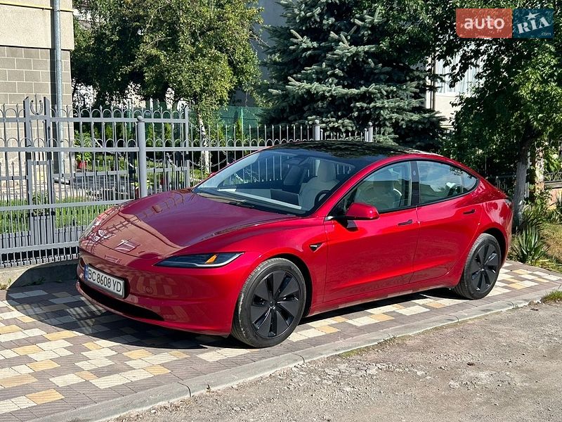 Седан Tesla Model 3 2024 в Золочеві