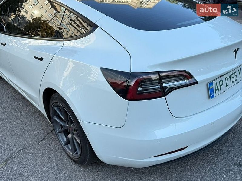Седан Tesla Model 3 2021 в Дніпрі