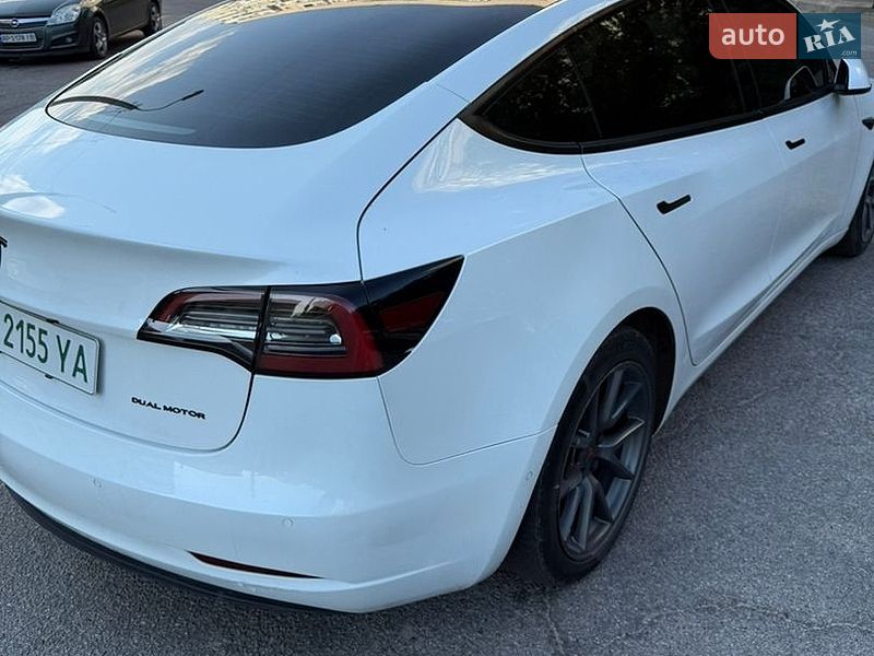 Седан Tesla Model 3 2021 в Дніпрі