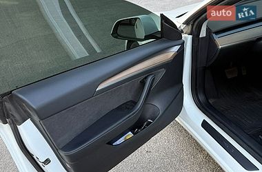 Седан Tesla Model 3 2021 в Дніпрі