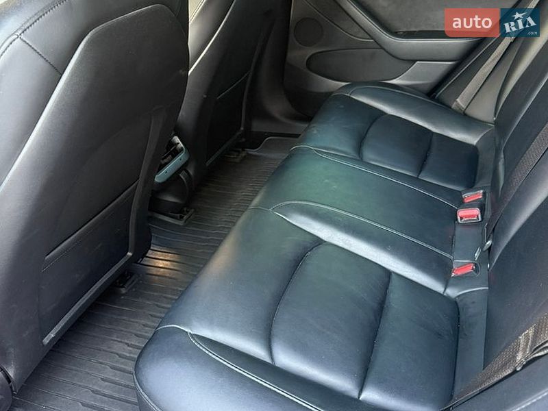 Седан Tesla Model 3 2021 в Дніпрі