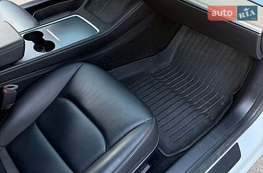 Седан Tesla Model 3 2021 в Дніпрі