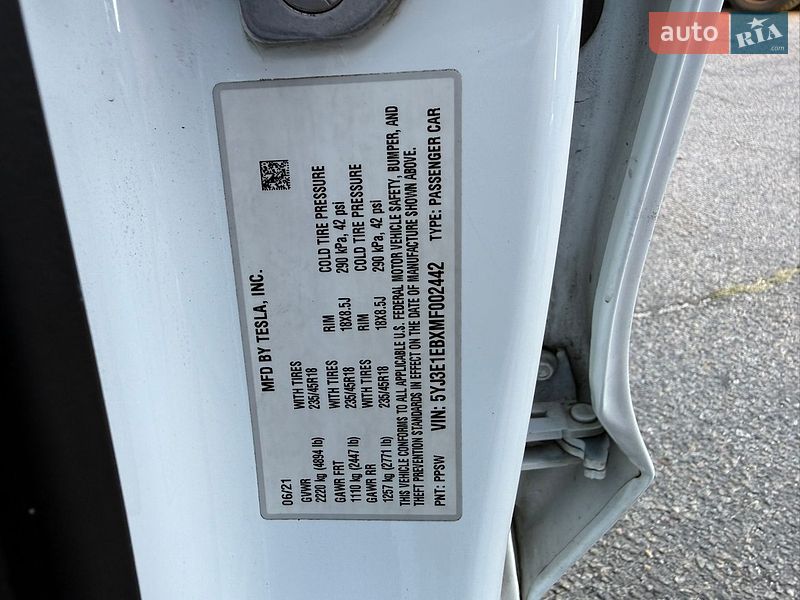 Седан Tesla Model 3 2021 в Дніпрі