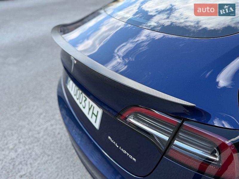 Седан Tesla Model 3 2023 в Киеве