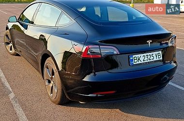 Седан Tesla Model 3 2023 в Рівному