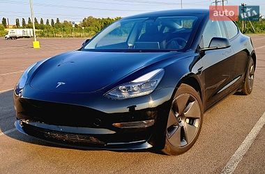 Седан Tesla Model 3 2023 в Рівному