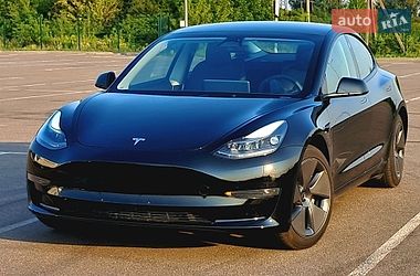 Седан Tesla Model 3 2023 в Рівному
