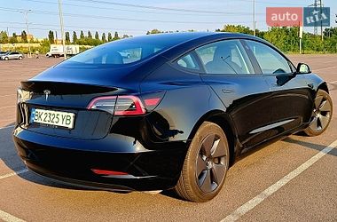 Седан Tesla Model 3 2023 в Рівному