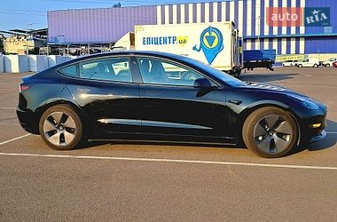 Седан Tesla Model 3 2023 в Рівному