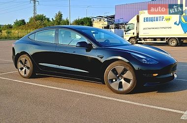 Седан Tesla Model 3 2023 в Рівному
