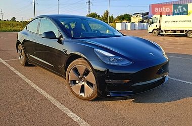 Седан Tesla Model 3 2023 в Рівному