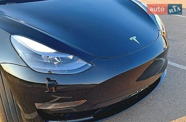 Седан Tesla Model 3 2023 в Рівному